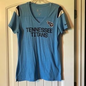 Women’s Nike Tennessee Titans short sleeve shirt
